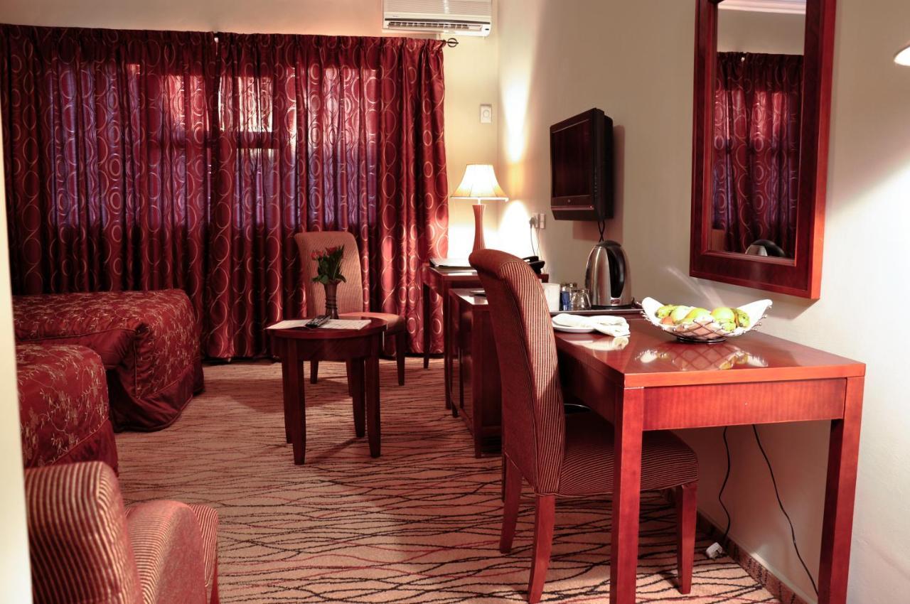 Crossroads Hotel Lilongwe Exterior foto